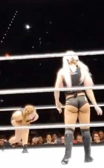 Alexa's massive ass 🍑🍑