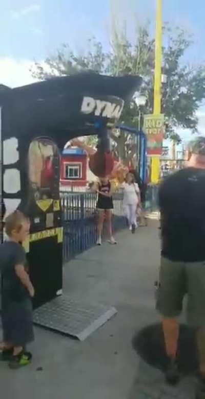 Hitting boxing punch machine full force