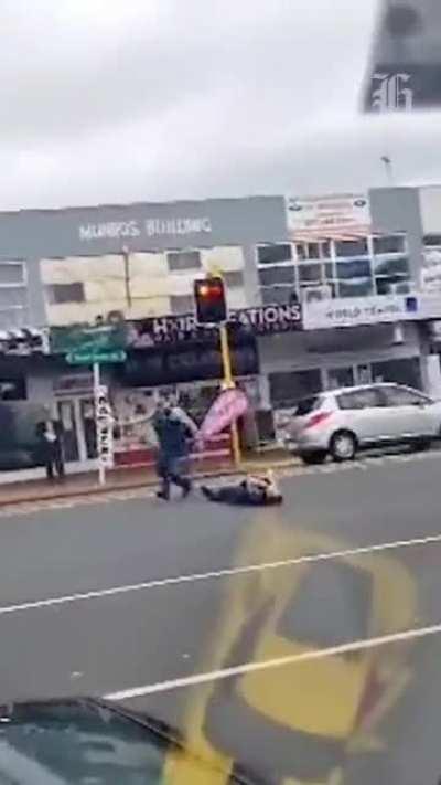 New Zealand female Police officer brutally knocked out in busy Auckland street