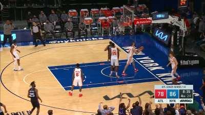 [Highlight] 4th quarter Alec Burks strikes again to give the Knicks a 10pt lead