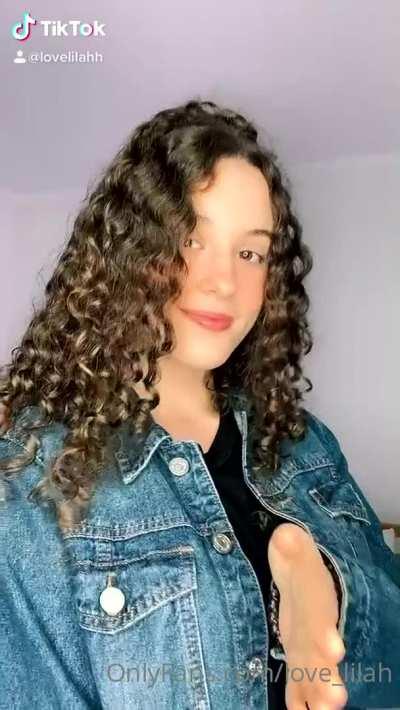 Do you like my 18yo boobs 🥵 free album bellow