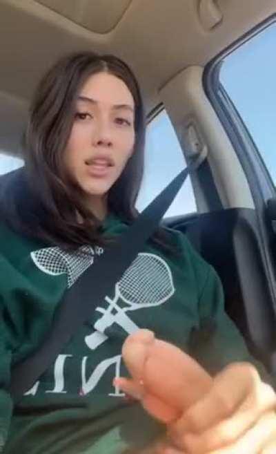 [Reddit] she looks so cute and gorgeous