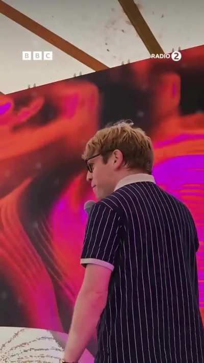 Fearne Cotton & Josh bringing the vibes to the DJ stage