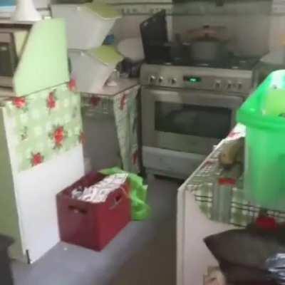 Por menos de esto te funan.