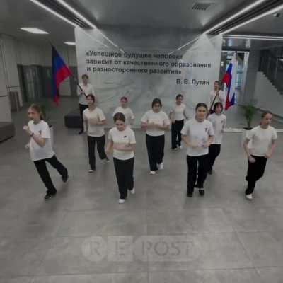 In Russian-occupied Mariupol, a school held a ‘dance flash mob’ in support of Putin to the song ‘I am Russian’.