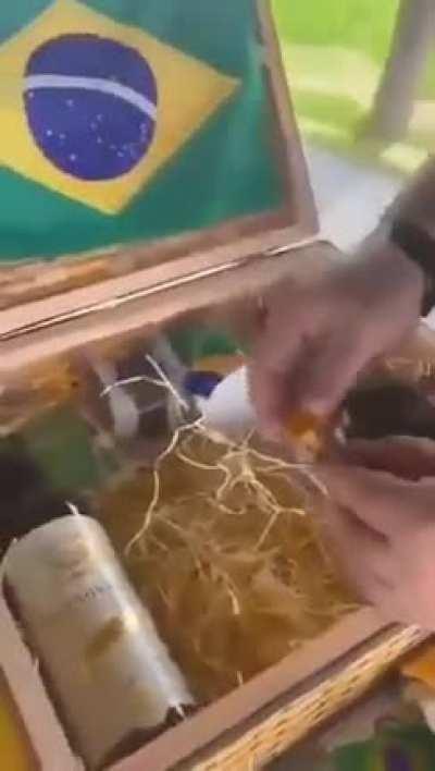 Preparando um kitzinho pra mandar na caixa postal do muquinha!!