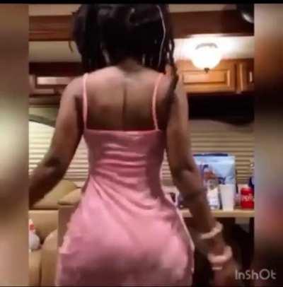 Summer thick asf too 🍑