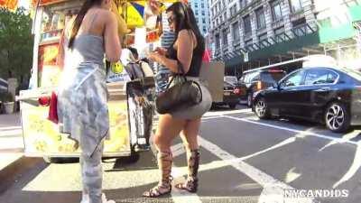 Damn I'd nut on all that ass and bolt 🏃🏿‍♂️