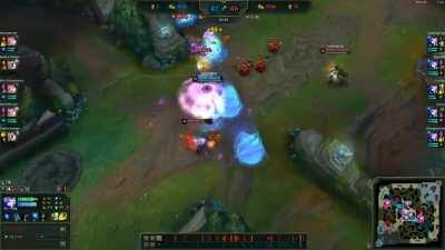 First time actually remembering to attack move! The seraphines wanted my Ashe.