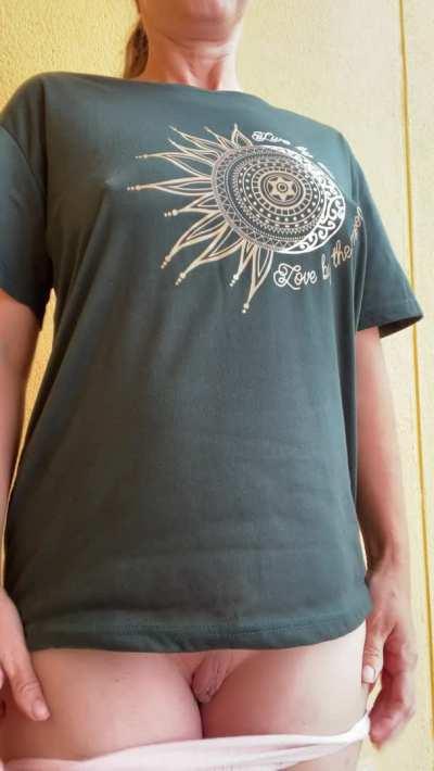 I think all the phat pussy lovers are in here, so I'm sharing my milf body and hope you'll like it OC 47