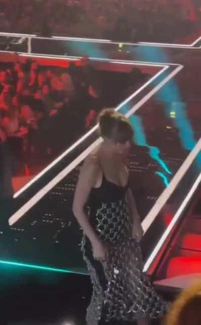 This video is gonna break internet.