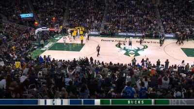 [Highlight] Grayson Allen pass fakes 2 Pacers players out of the building and knocks down the open 3