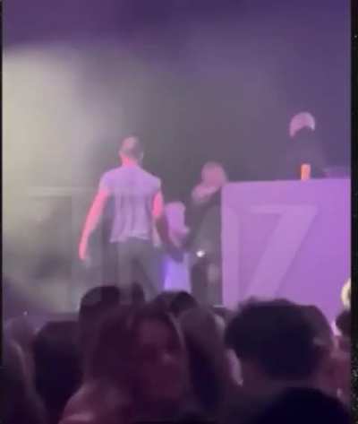 Lil Xan dragged away and body slammed by security after assaulting fan. 