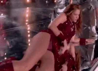 Going crazy lusting over Shakira tonight.