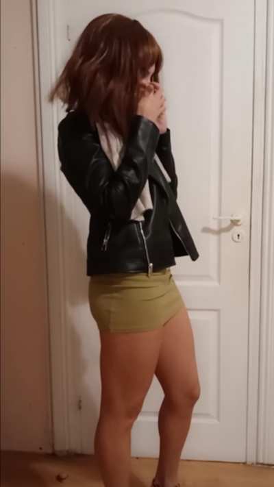 Came from a hangout and got horny after talking on the phone with a buddy.  📲