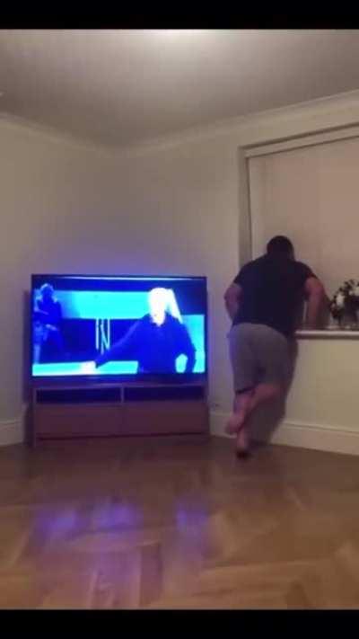 Daddy Schooling His Kids. He sure taught 'em a lesson!