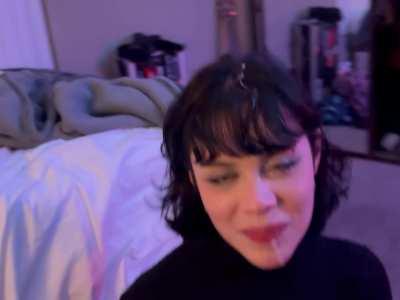 She wears my cum so well