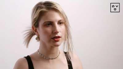 New clip with Hayley presenting a new GDY product