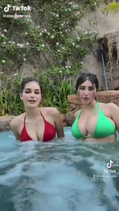 Bubbles 🤗 [@zoeducorsky]