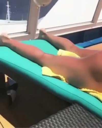 Brittany renner(@Bundleofbrittany)