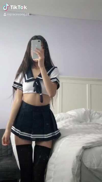 18 yo asian girl with nice body ❤️😋