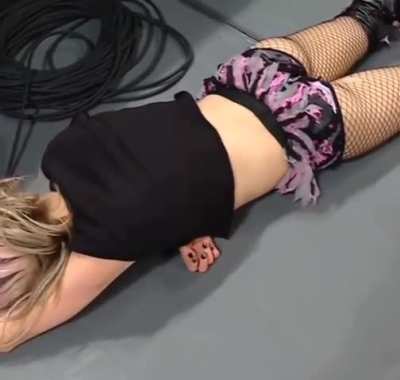 Alexa getting wedged by Bianca