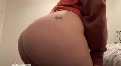 come watch me get undressed