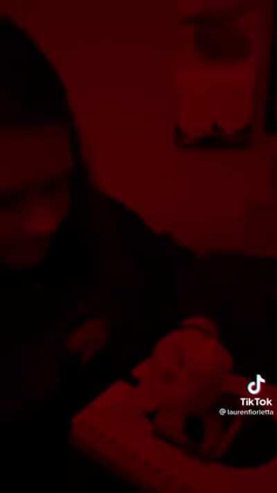 Coloring with red led light.