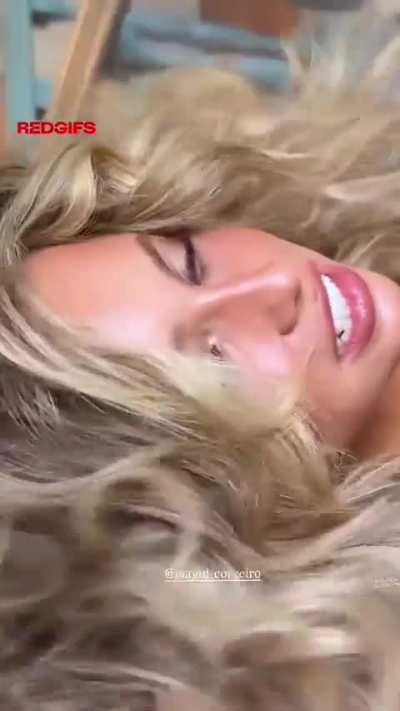 She is too pretty 😍