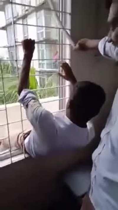 Что он такое?!