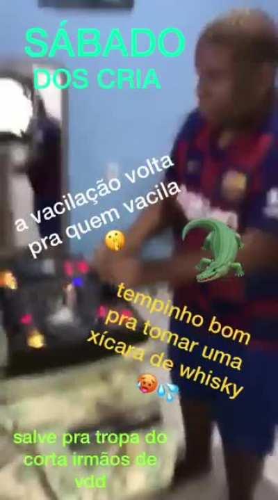 Feliz sábado pra todos os crias, fé nas crianças q elas são o futuro da favela 🙏🏻