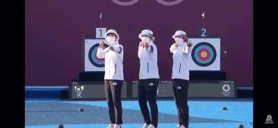 Loved this cute moment from South Korea’s Women’s Archery Team