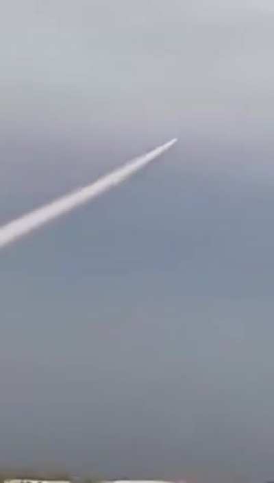 Patriot air defense system in Kuwait intercepting an incoming Iranian missile at very close range