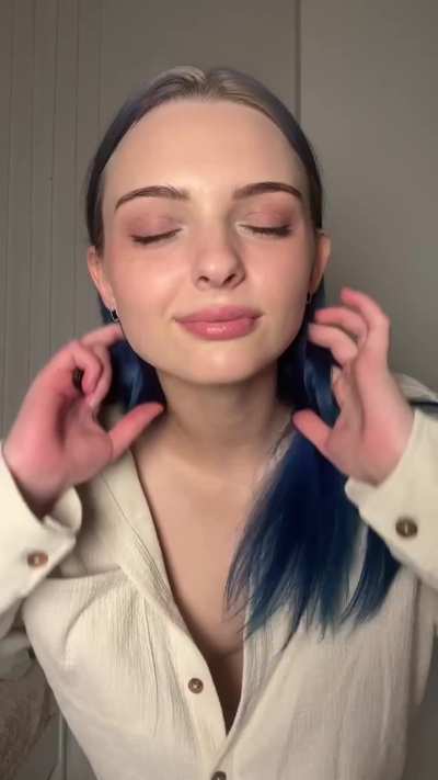 Oops, they're so naughty without a bra