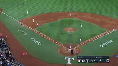 [Highlight] Jose Abreu double ties the game at 11 in the 9th.