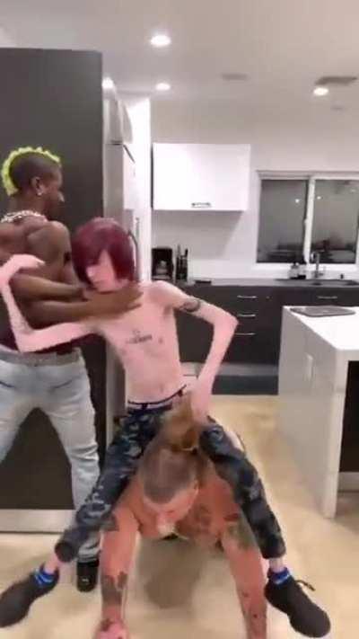 Kenshi squads be like