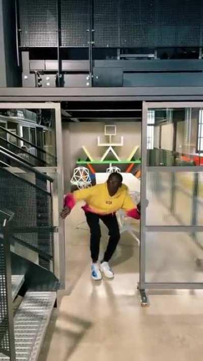 Этот парниша