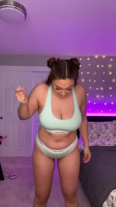 DO YOU LIKE IT ? ( her Free album In Comments )