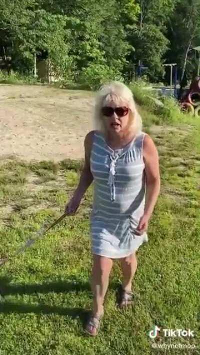 Eu literalmente baixei pra postar um vídeo de um Karen,doidona essa aí e tem continuação(me ajudem com meu tik tok,to tentando ser uma artista @fulaninhade_tal)