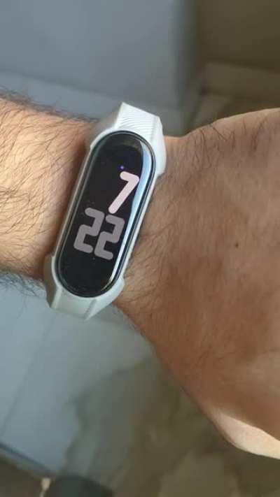 Got bored with the old strap... New one looks cool tho [MiBand5]