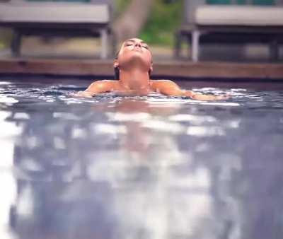 Kate Upton is irresistible 