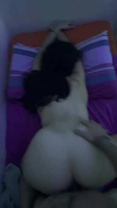 Horny gf wants to get fucked good from behind🤤😈🍆