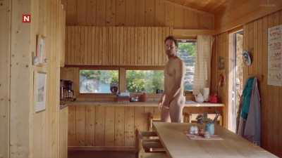 Neste Sommer S03E03: Slektstreff & naturister (NO2016) (4 mins)