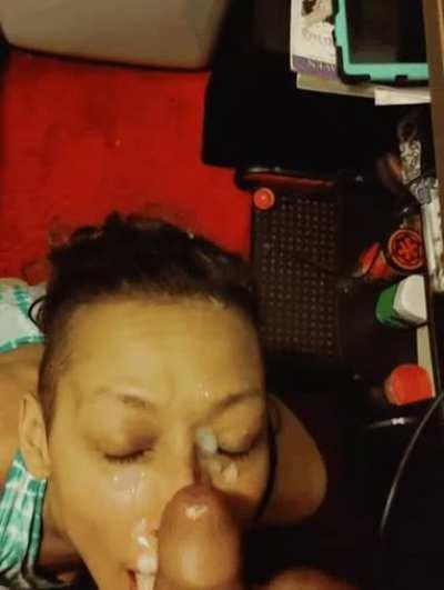 Wife taking my load. Enjoy 😎😈