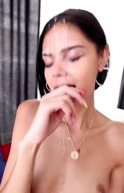 Her At The Ending: I’m Blind 😂