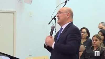 O, gente, vem aqui ver o novo ministro da Educação, Pastor Milton Ribeiro, dizendo que as universidades ensinam sexo sem limites. Aproveitem, porque o vídeo foi apagado