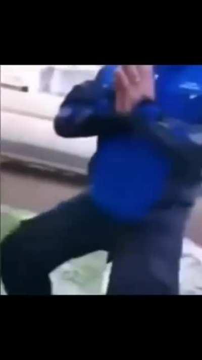 Eis que dão espelhos aos índios