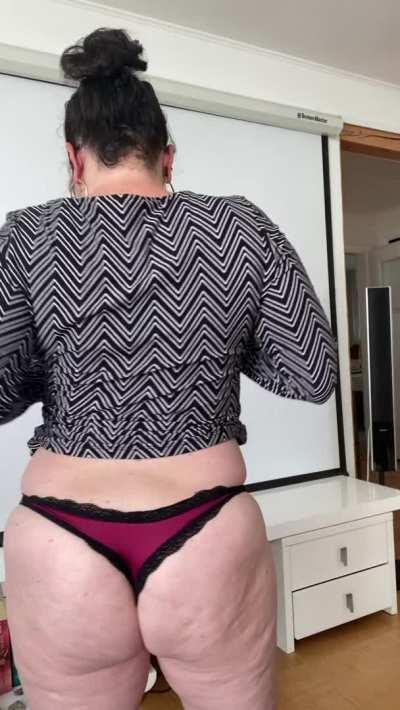 I need to be filled with cum as hubby never gives me a creampie