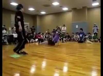 A mulher dupla de dançarinos , jubilau e o outro cara