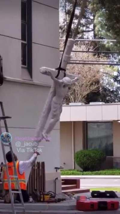 Statue move goes terribly